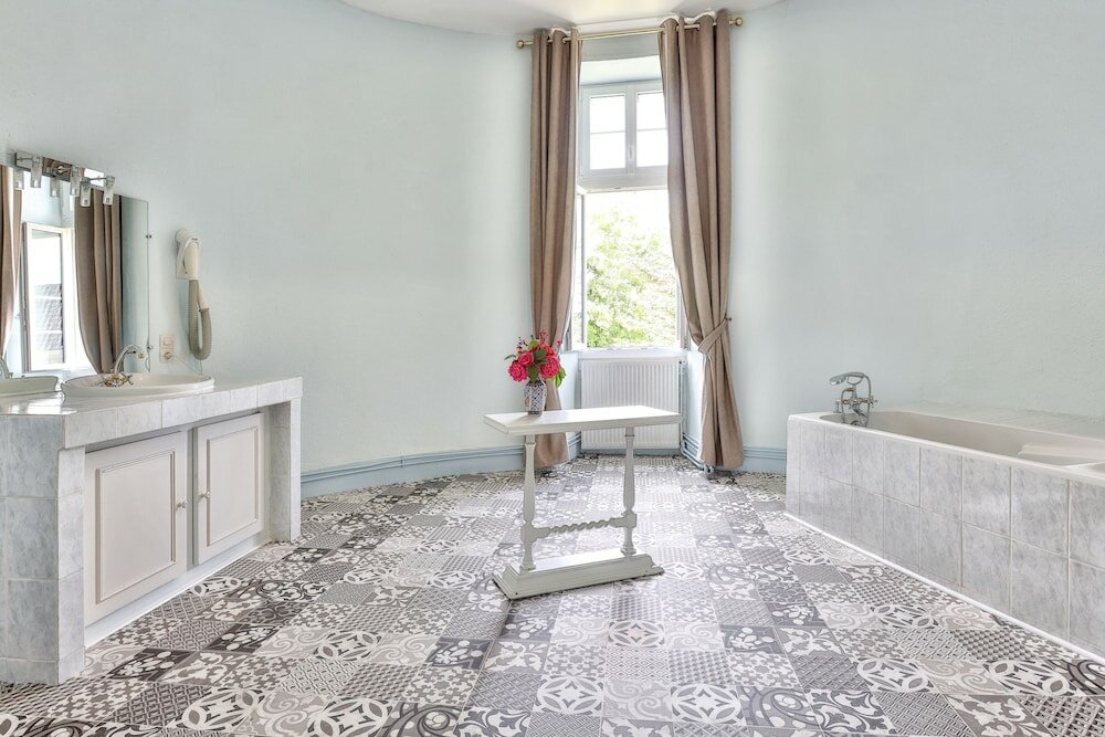 Фото Hôtel & SPA Château de La Côte - Brantôme