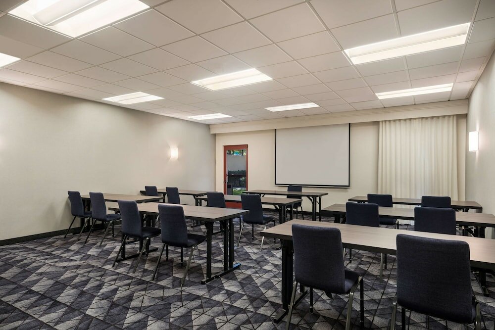Фото Sonesta Select San Jose Airport