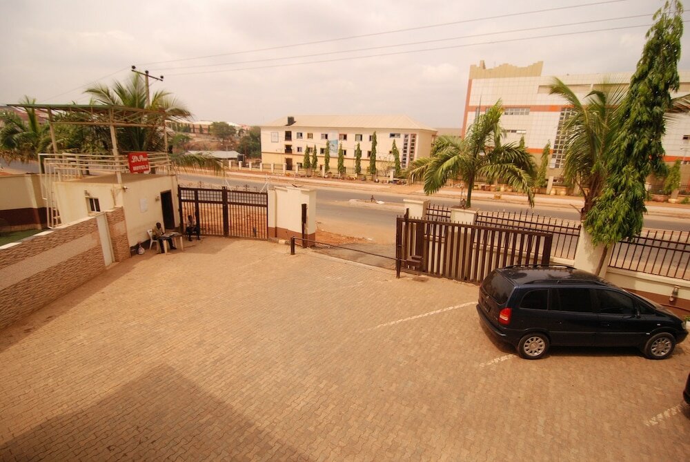 Фото Lapour Hotels Ltd