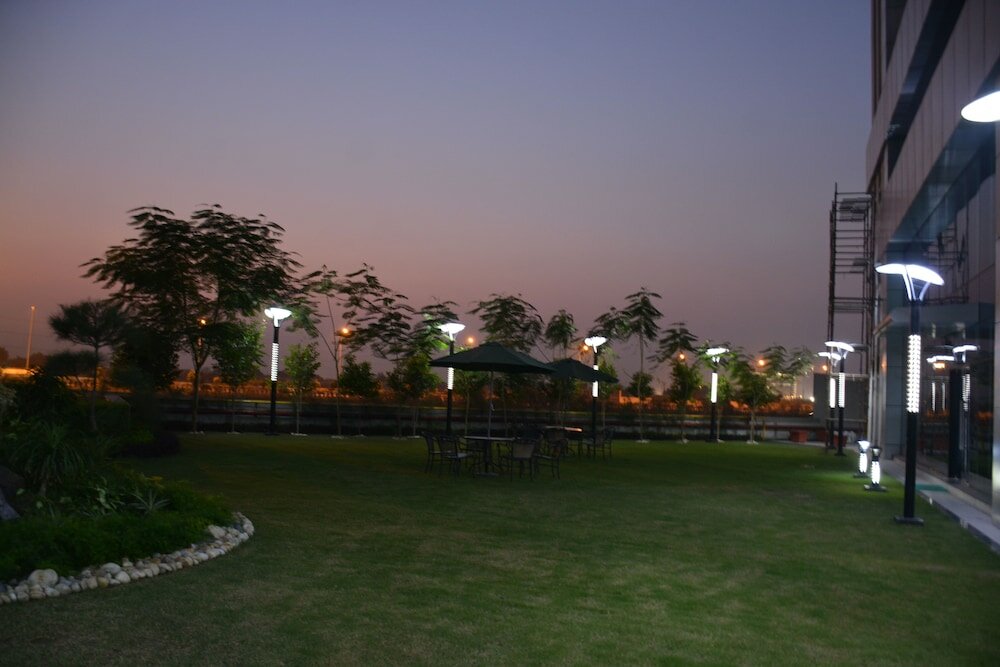 Фото Hide Away Suites