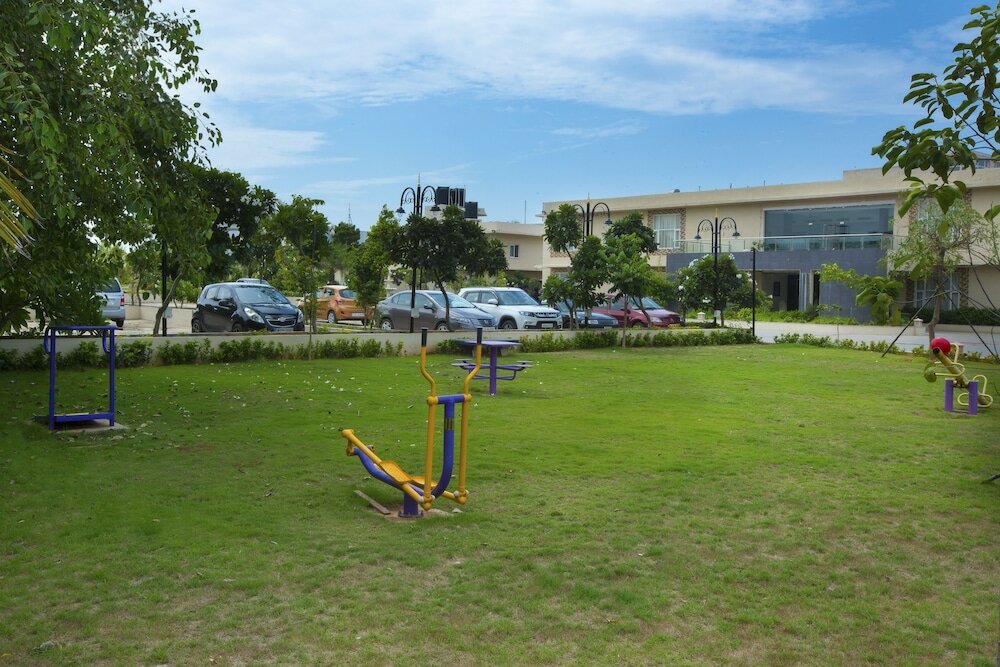 Фото Landmark Pallavaa Beach Resort