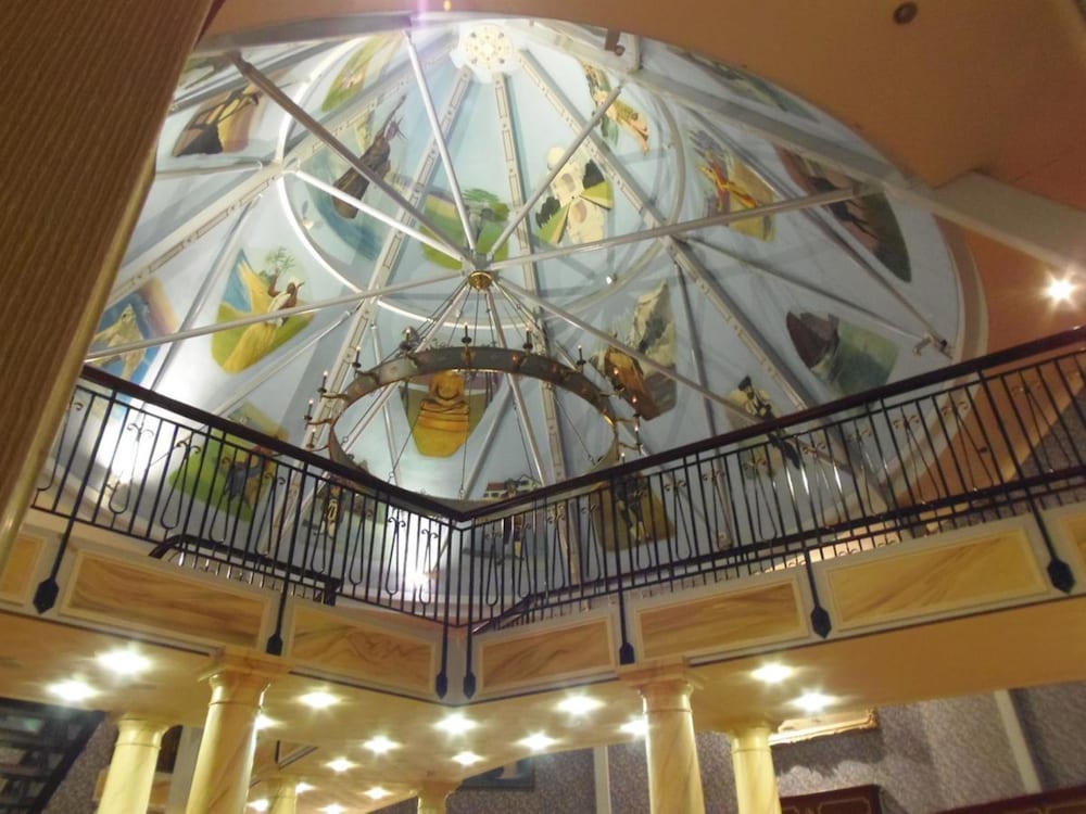 Фото Lakeside International Hotel