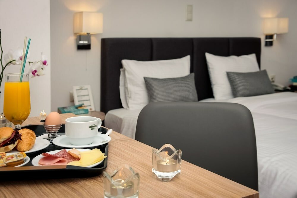 Фото Green Hill Hotel