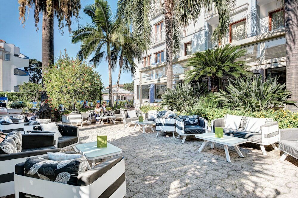 Фото Hotel Caravel