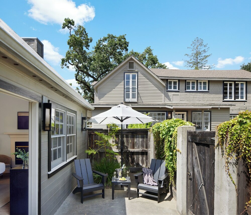 Фото Lavender, A Four Sisters Inn