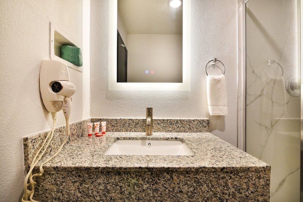 Фото Oyo Hotel Shreveport Airport North