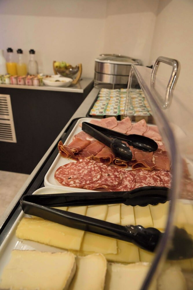 Фото Kyriad Villefranche Sur Saone