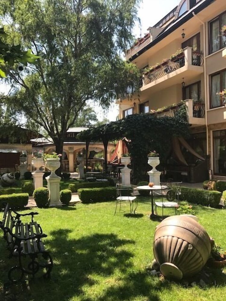 Фото Golden Pearl Hotel