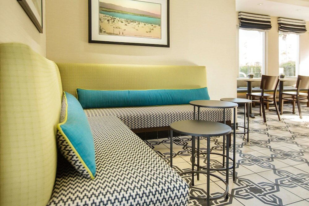 Фото West Beach Inn, a Coast Hotel