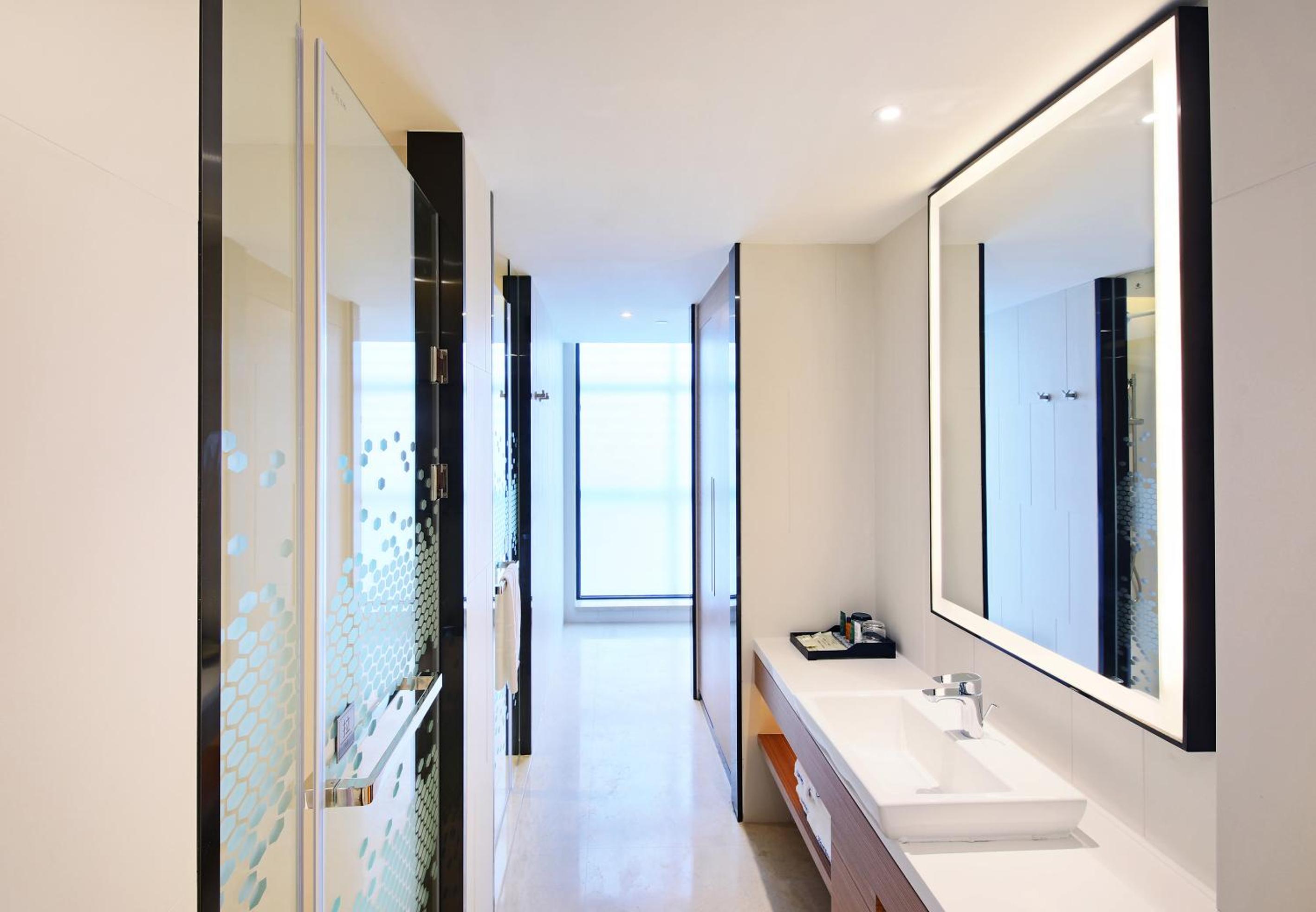 Фото Hampton by Hilton Zhuhai Chengfeng Plaza