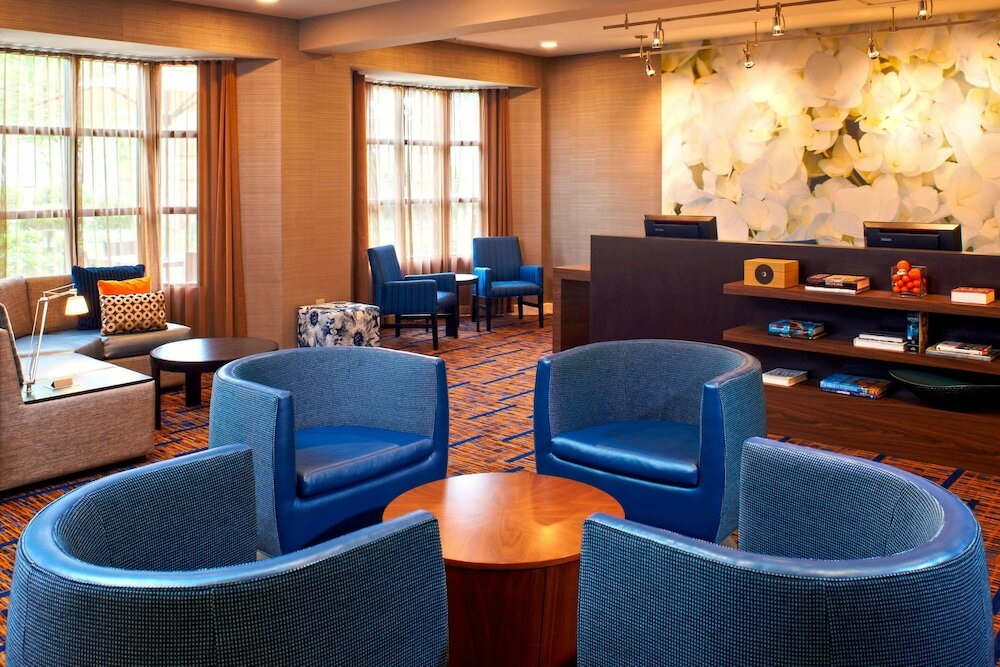Фото Courtyard by Marriott Cincinnati-Covington