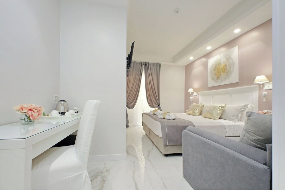 Фото Roman Holiday Charming