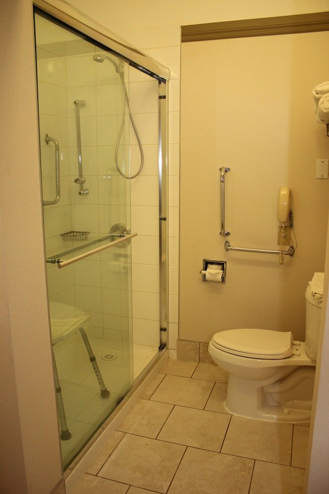 Фото Ramada by Wyndham Edmonton South