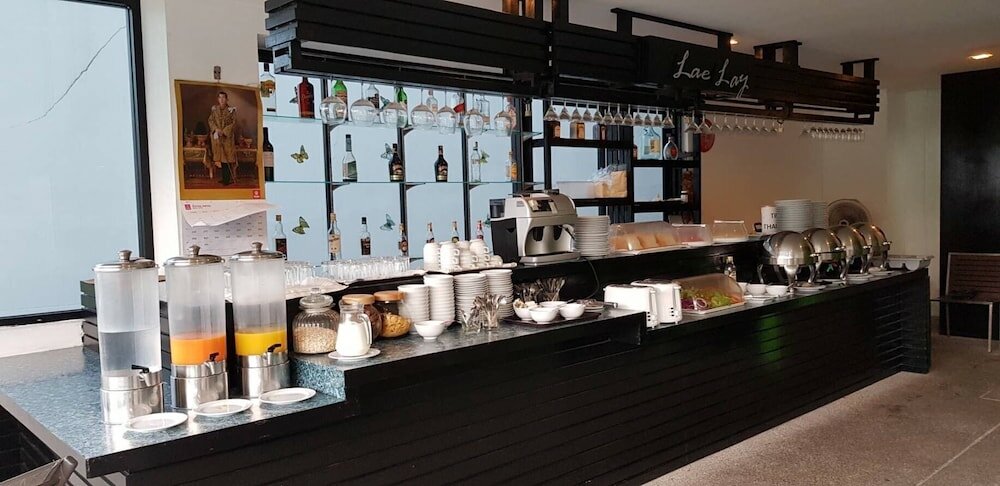 Фото Lae Lay Suites