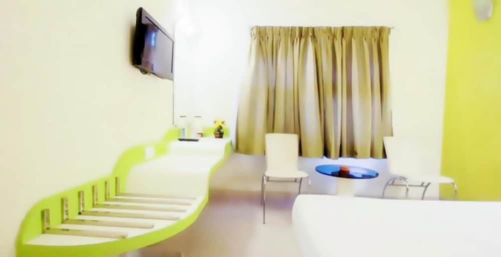 Фото Hotel Pandian