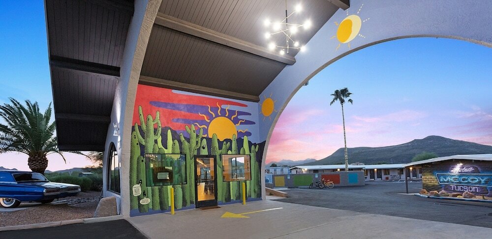 Фото Hotel McCoy - Art, Coffee, Beer, Wine