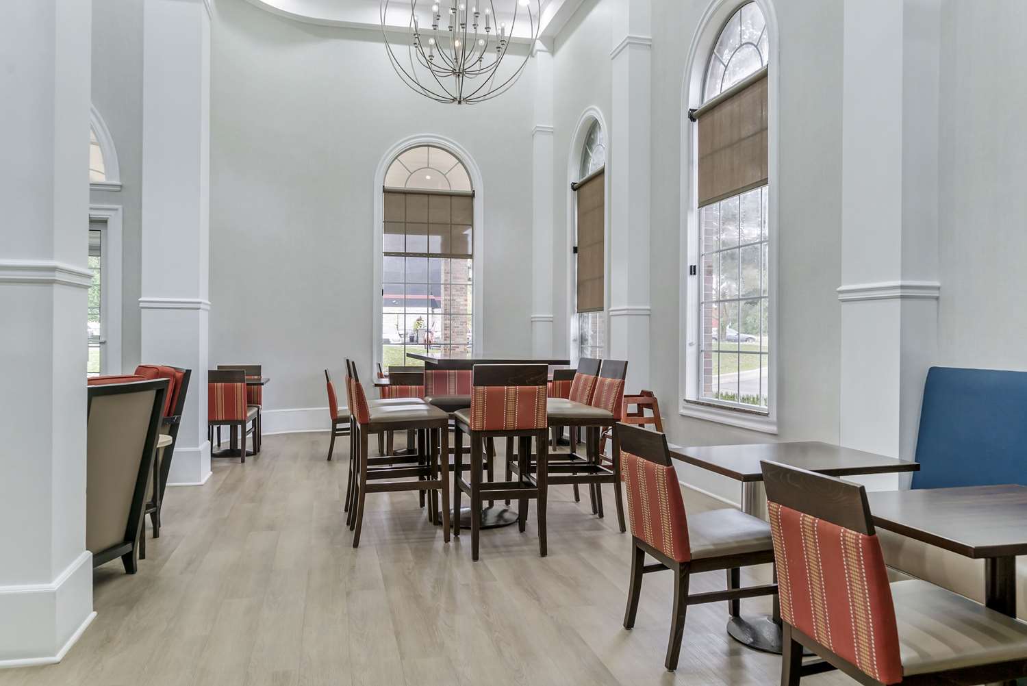 Фото Comfort Inn Plainwell