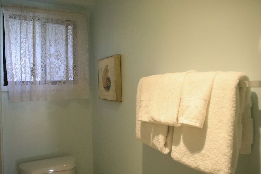 Фото Carmel Resort Inn