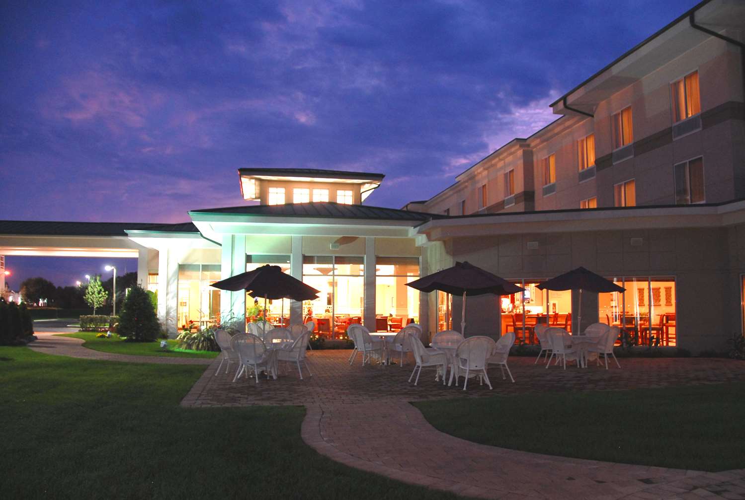 Фото Hilton Garden Inn Riverhead