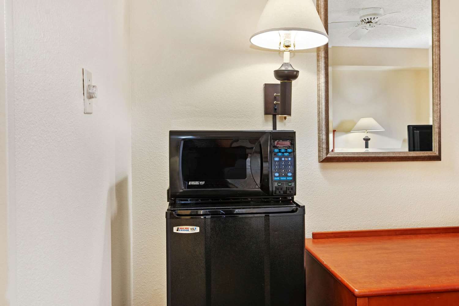 Фото La Quinta Inn & Suites by Wyndham Albuquerque Journal Ctr Nw