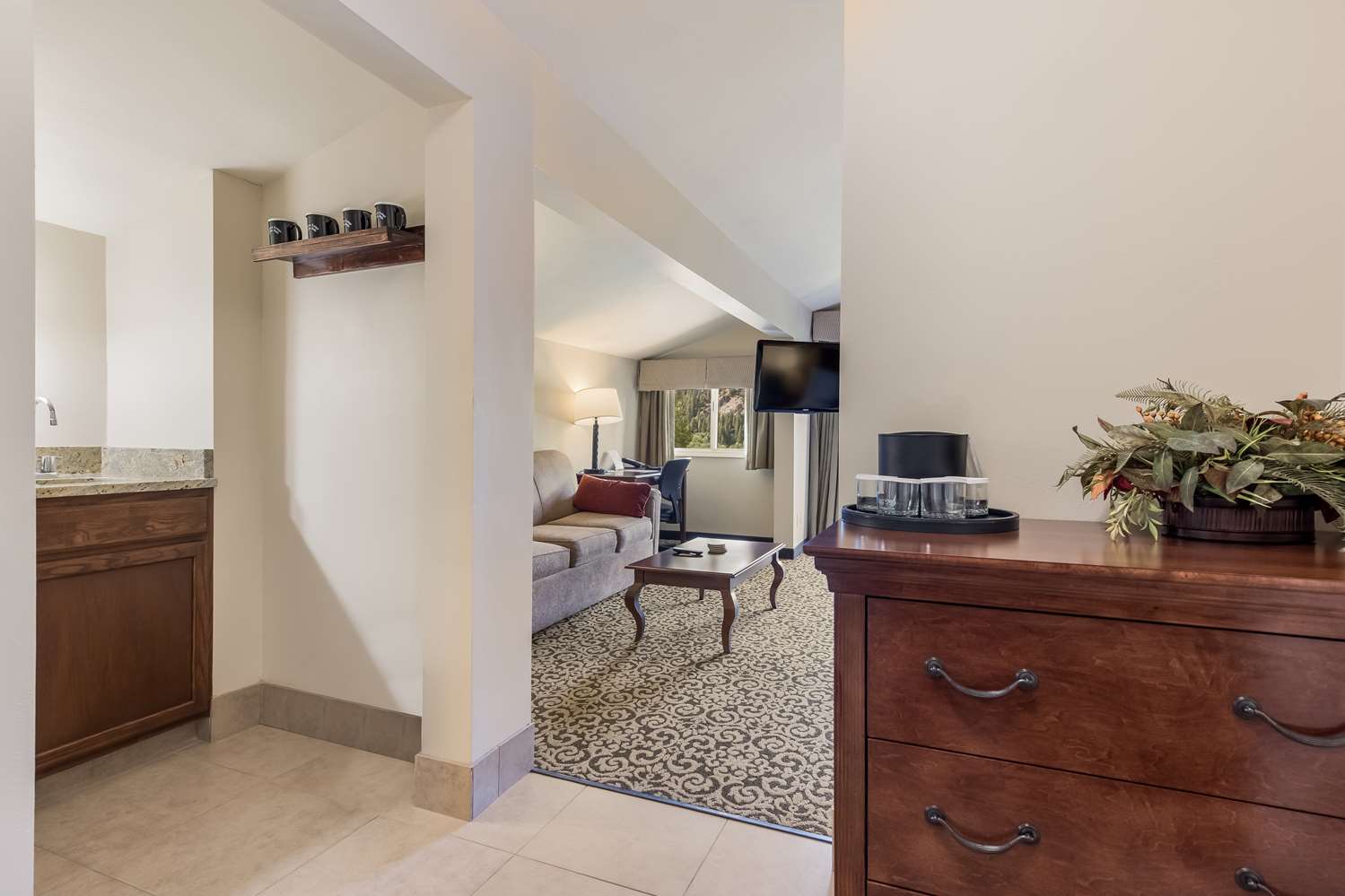 Фото Best Western Tyrolean Lodge