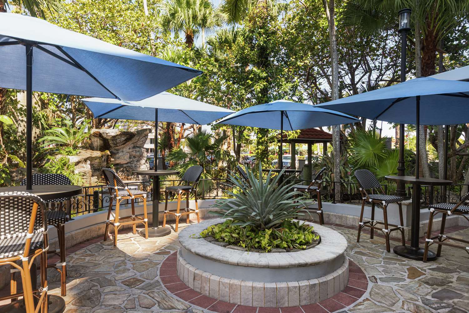 Фото Embassy Suites by Hilton Fort Lauderdale 17th Street 