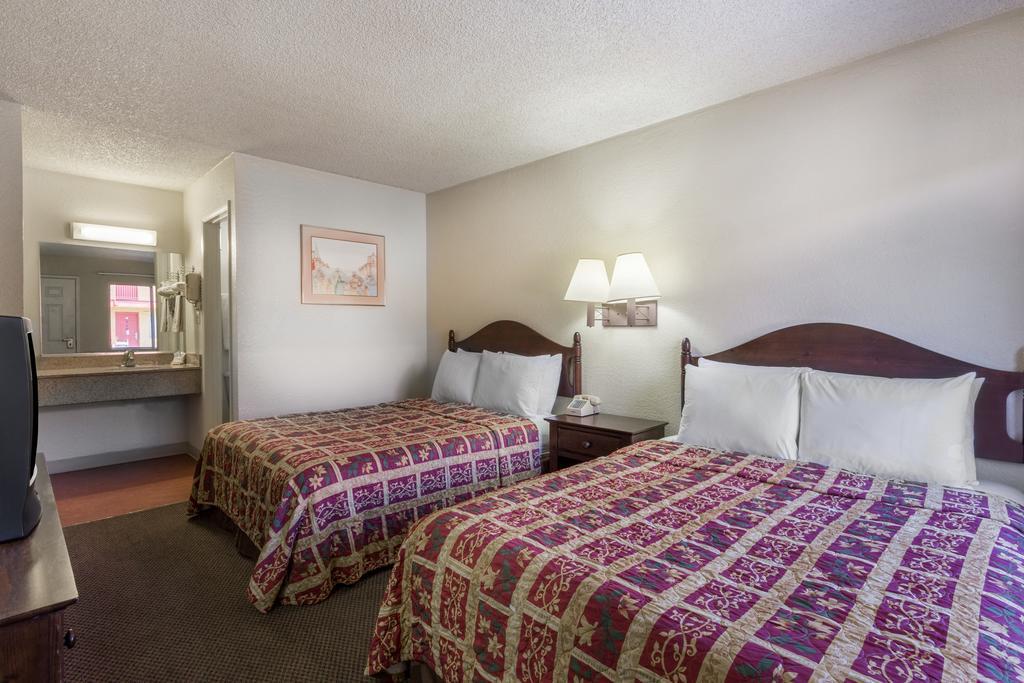 Фото Knights Inn Mesa