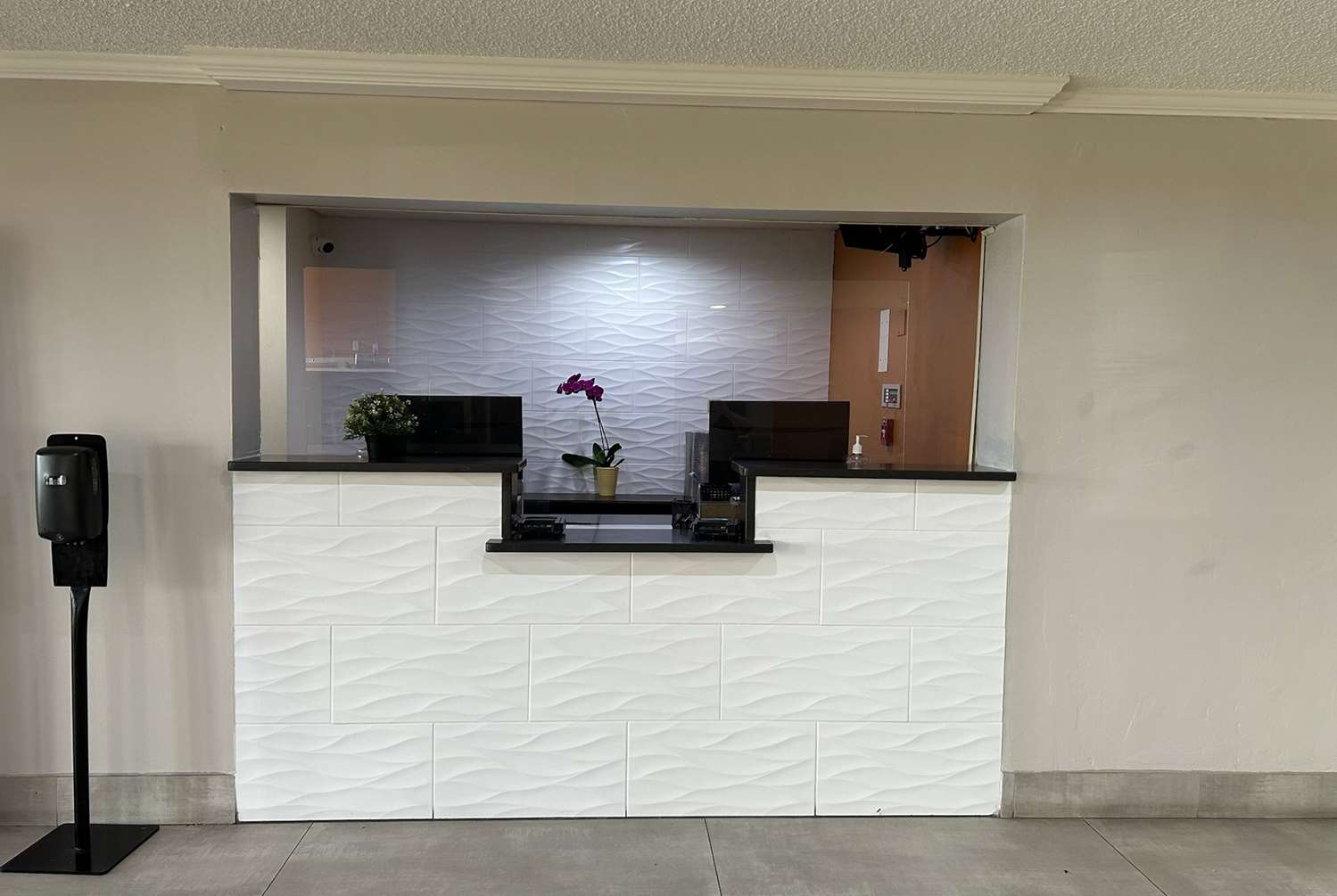 Фото La Quinta Inn & Suites by Wyndham Orlando South