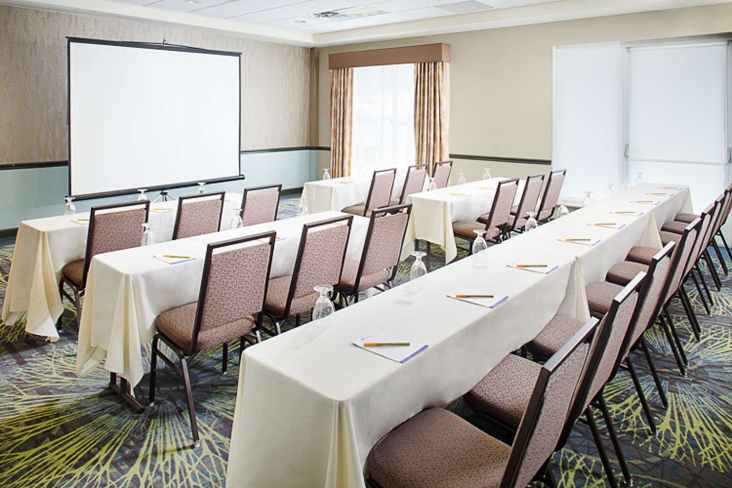 Фото Hilton Garden Inn Albany Airport