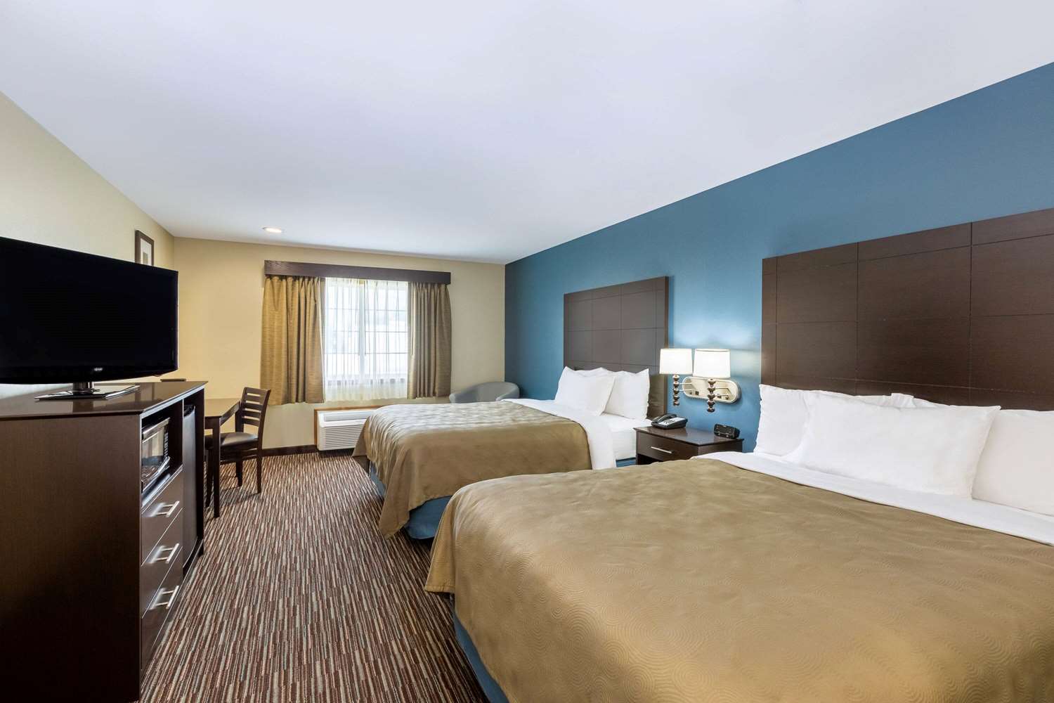 Фото AmericInn by Wyndham Jefferson