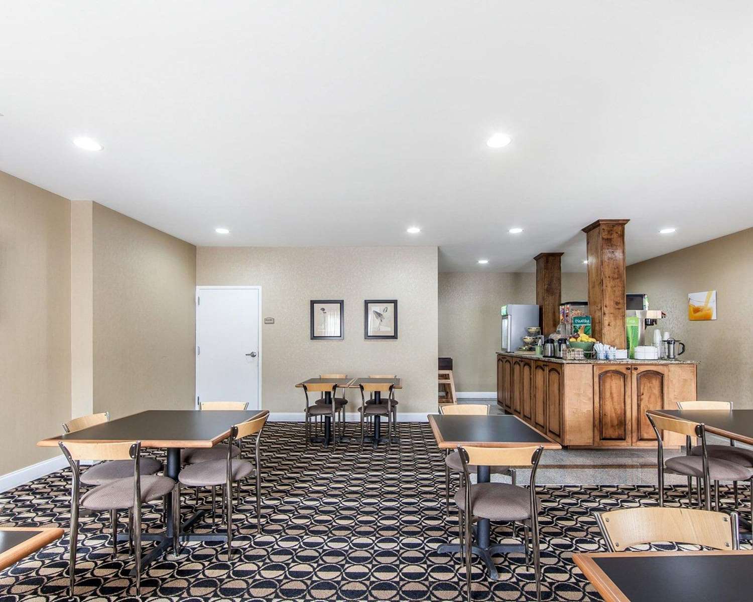 Фото Quality Inn & Suites