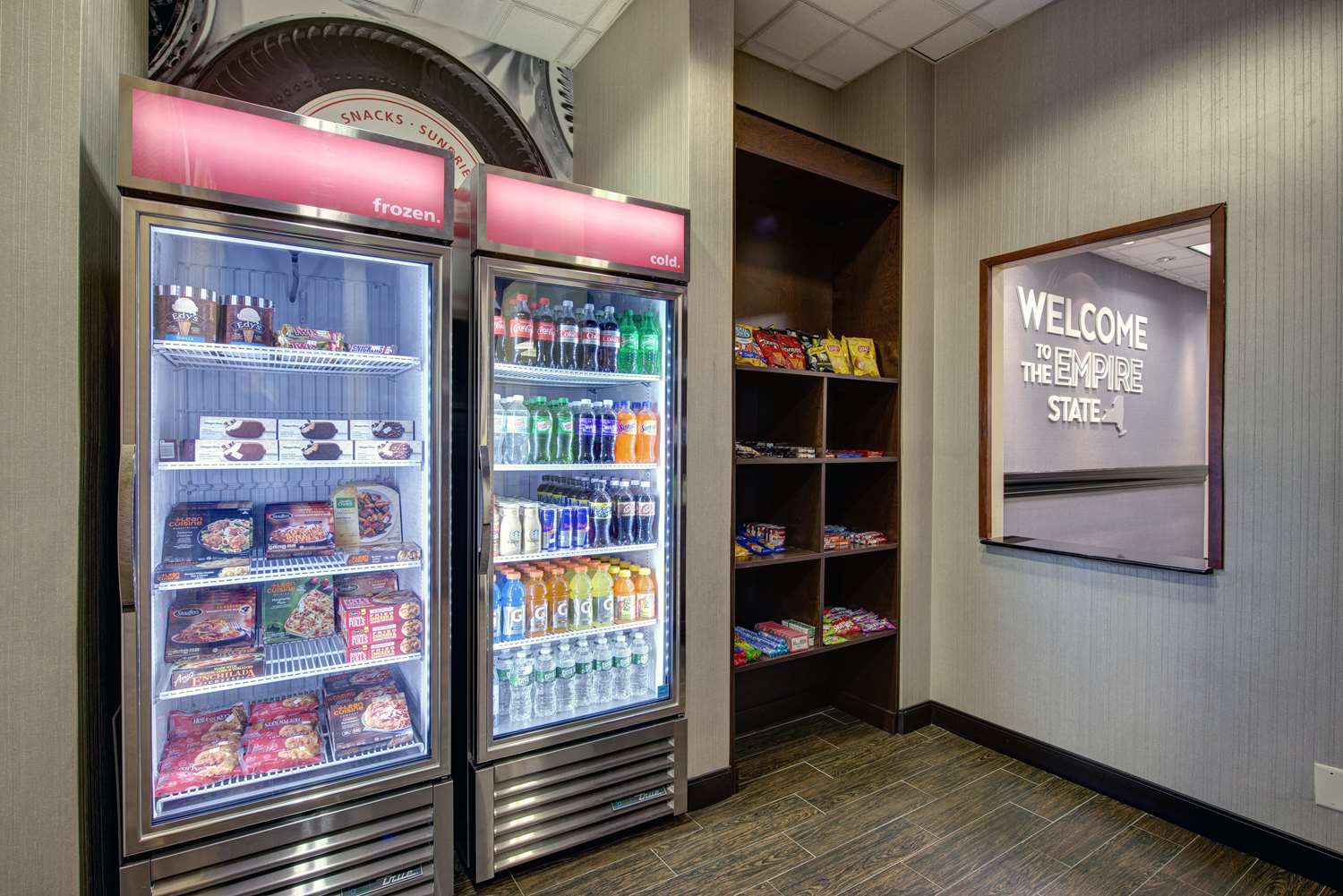 Фото Hampton Inn & Suites Rockville Centre