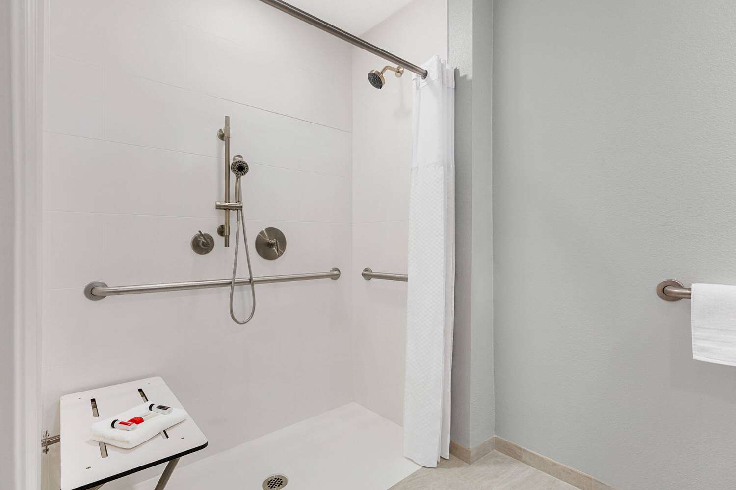 Фото Ramada by Wyndham Marina