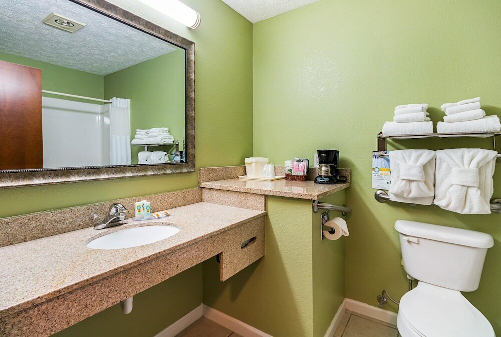 Фото Quality Inn Weston