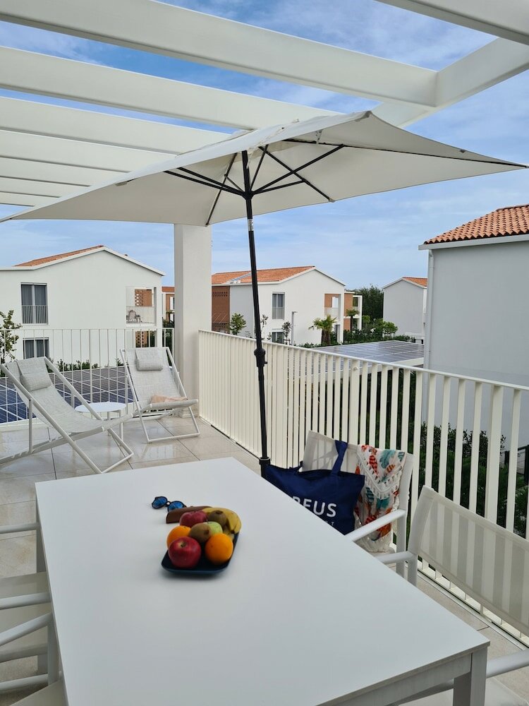 Фото Pareus Beach Resort