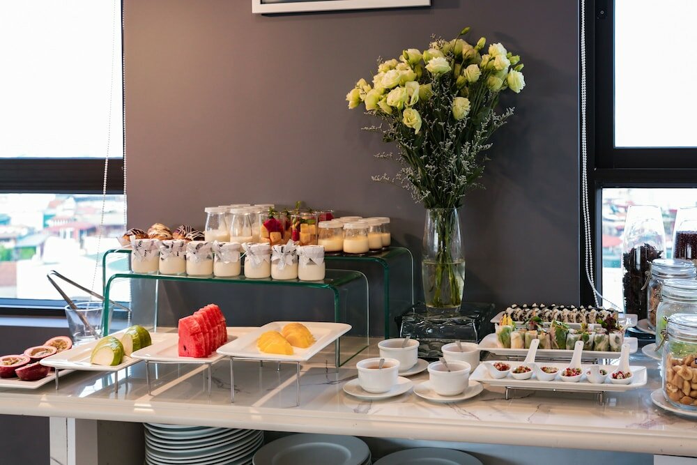 Фото Hanoi Backpackers Hostel & Rooftop bar