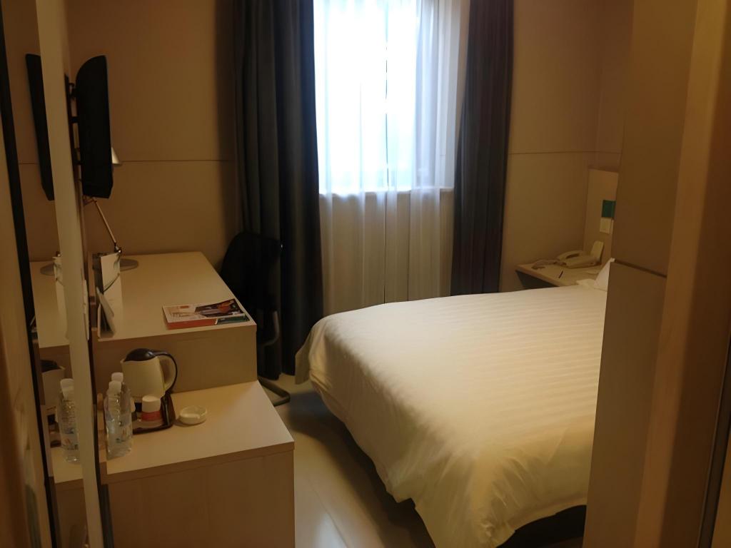 Фото Jinjiang Inn Shanghai Maotai Road Branch