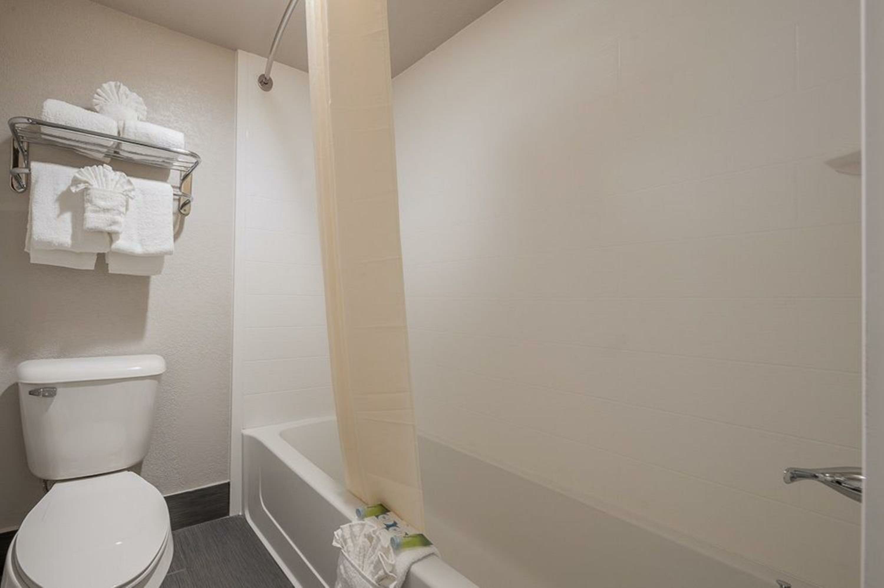 Фото Stratford House Inns - Edmond