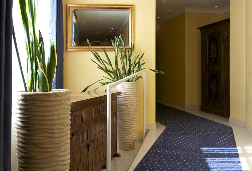 Фото Hotel Tivoli