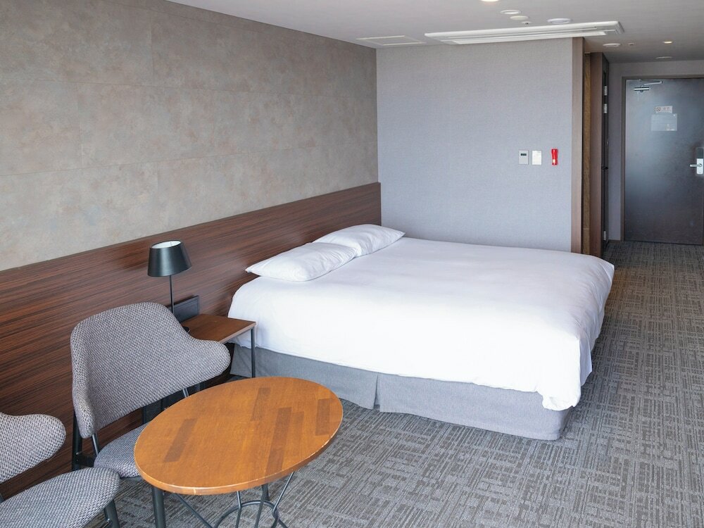 Фото Hotel With City