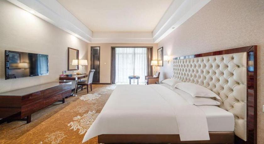 Фото Country Garden Phoenix Hotel Yunfu