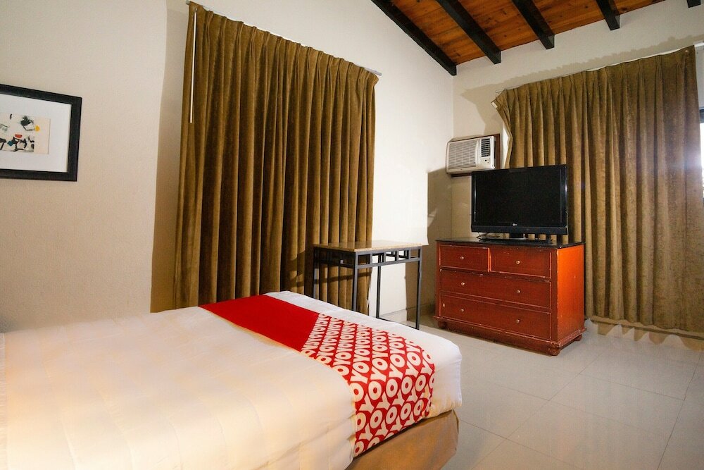 Фото Oyo Hotel Hacienda Don Luis, Rosarito