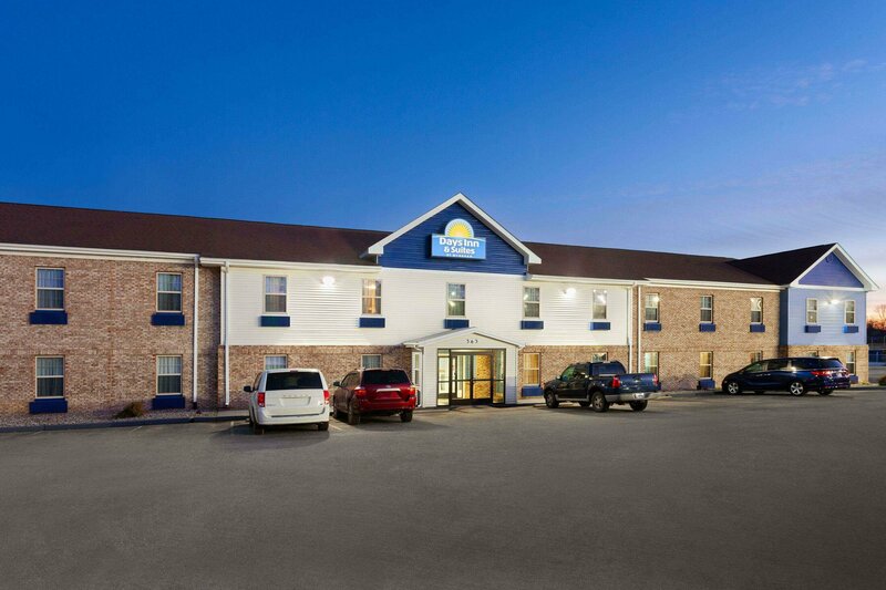 Гостиница Days Inn & Suites by Wyndham Sellersburg