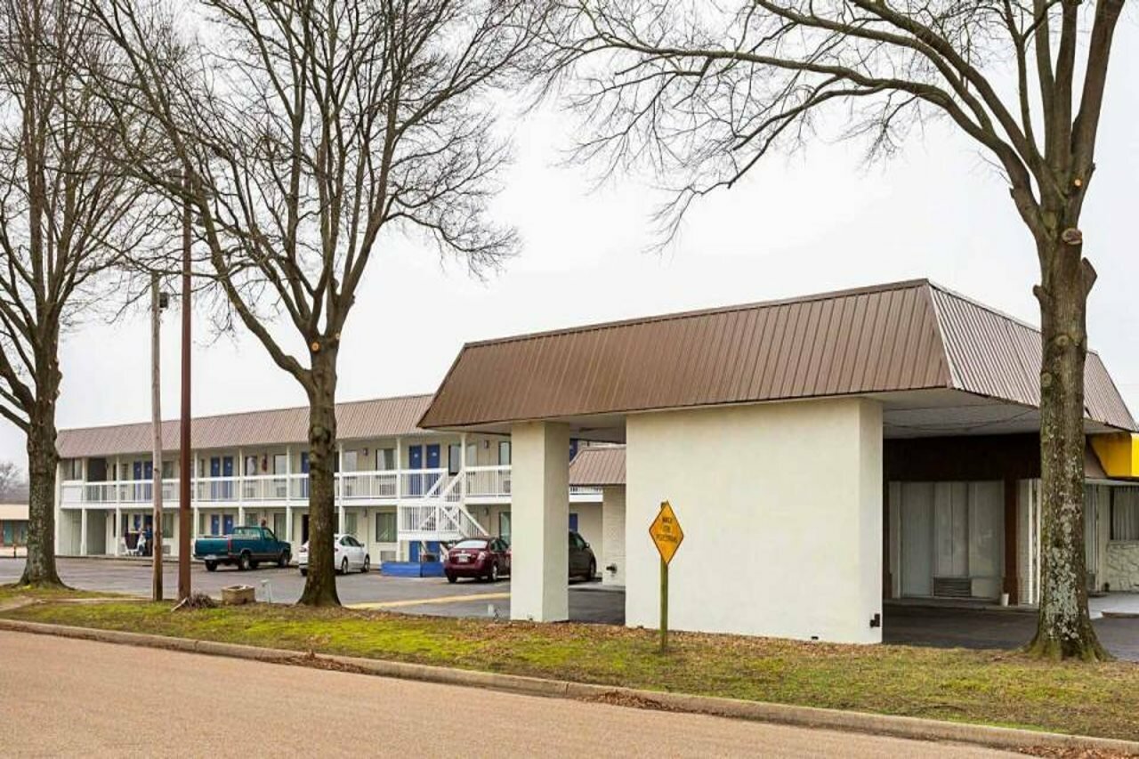 Фото отеля 1