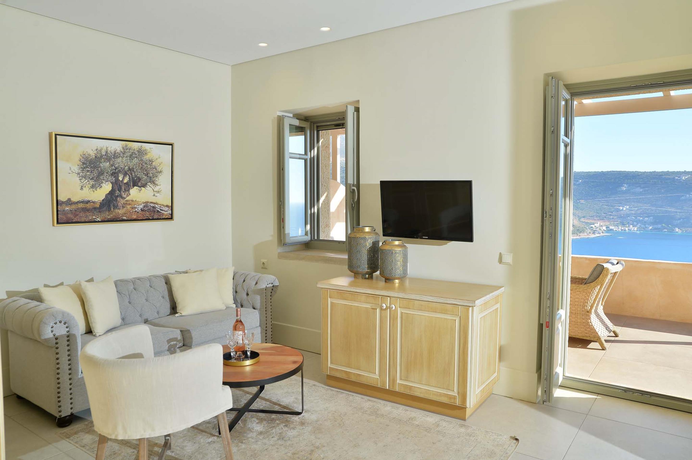 Фото Akrolithi Boutique Hotel