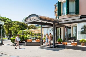 Гостиница Hotel Riviera в Рапалло