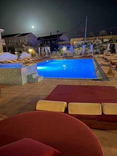 Гостиница Oasis Beach Club