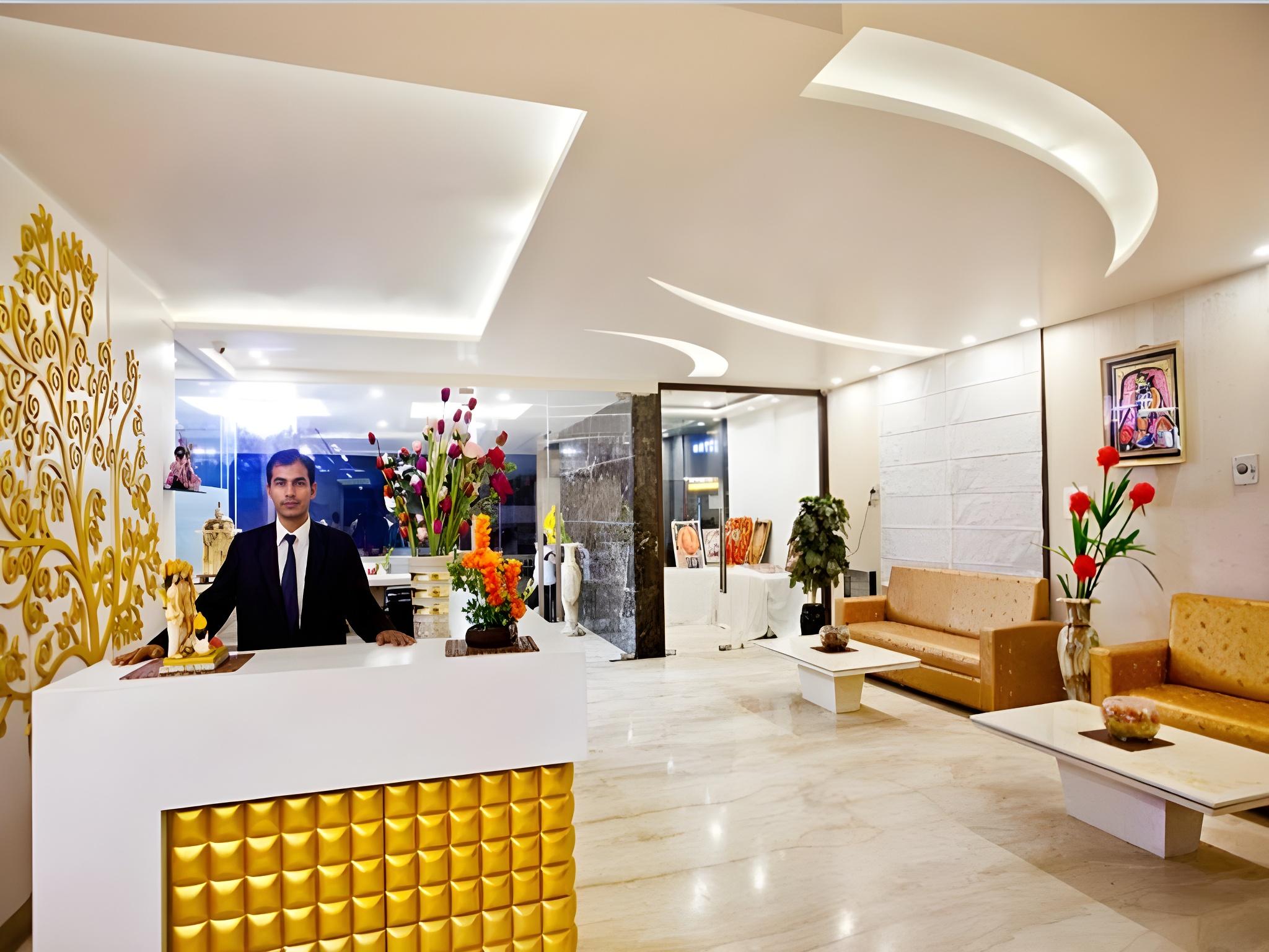 Фото Hotel Krishnam