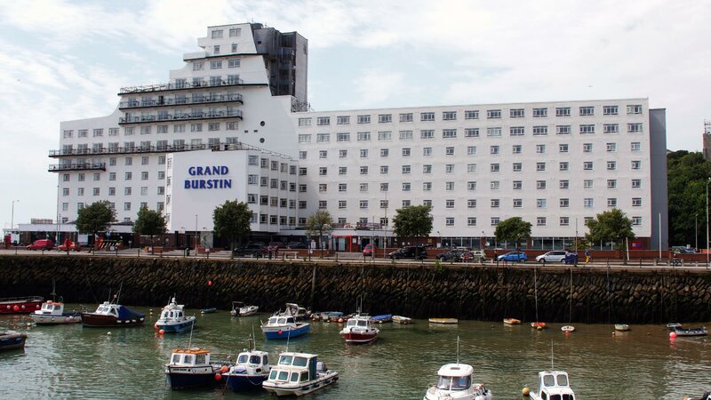 Гостиница Grand Burstin Hotel Folkestone в Фолкстоне