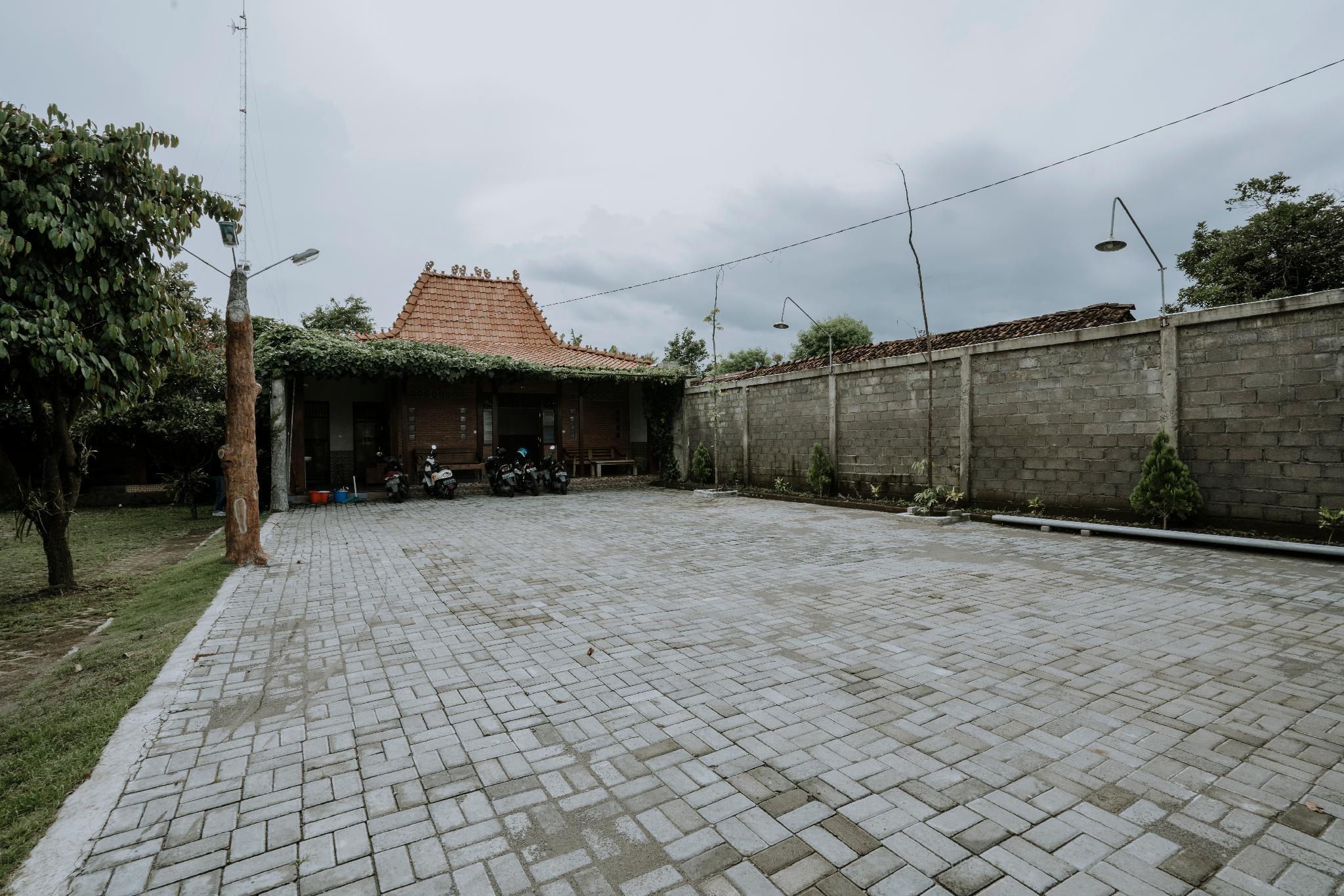 Фото Joglo Ayem Tentrem